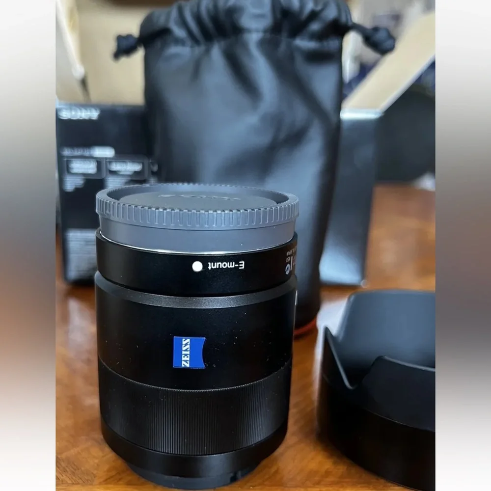 Sony Carl Zeiss 24mm f/1.8 ZA Sonnar T* - Crop Sensor Prime E Mount Wide Lens